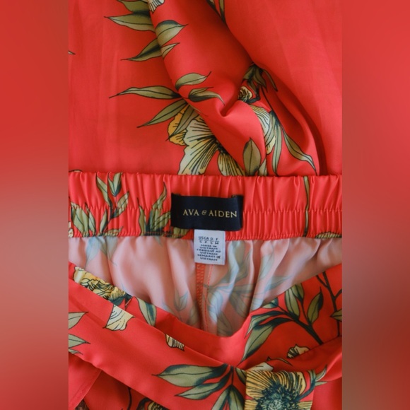 Ava & Aidan leaf print pants size small - Picture 4 of 4